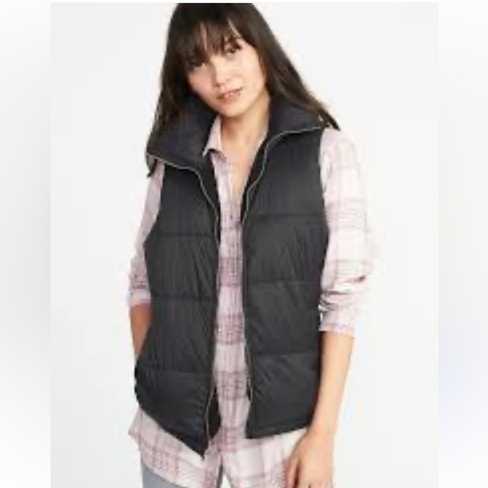 Old Navy Black Puffer Vest